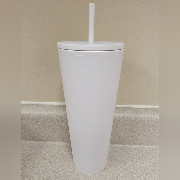 Starbucks Soft Touch Matte White Venti Tumbler LATAM Release - Picture 4 of 4